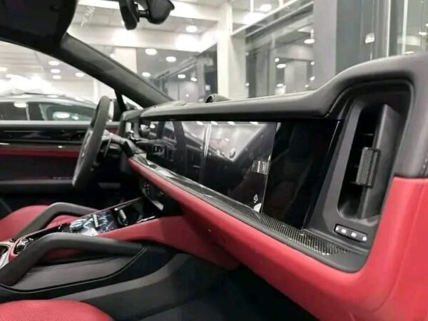 PORSCHE CAYENNE GTS – Image 13