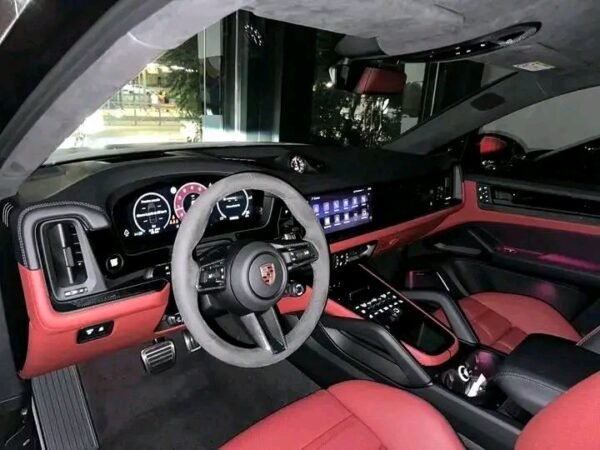 PORSCHE CAYENNE GTS – Image 9