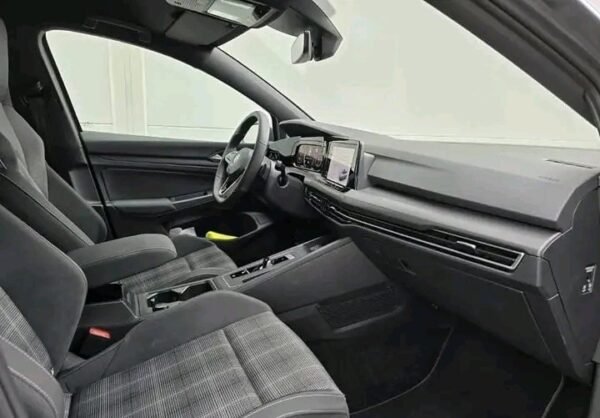 Volkswagen Golf VIII