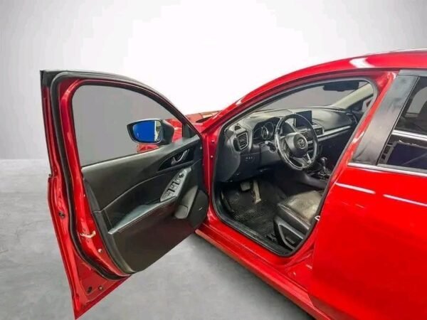 1000020563.jpg Mazda 3