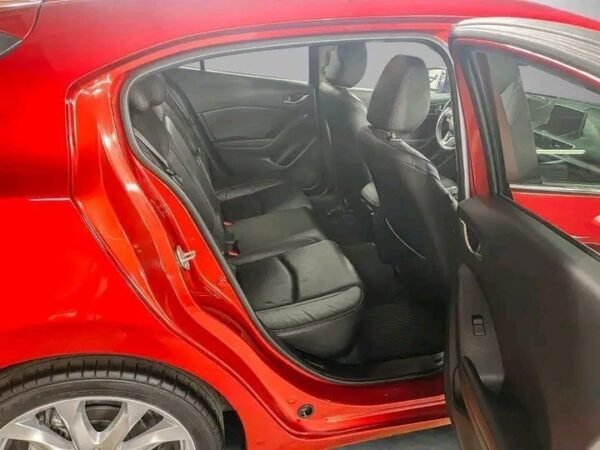 1000020564.jpg Mazda 3