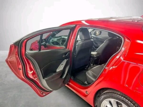 1000020565.jpg Mazda 3