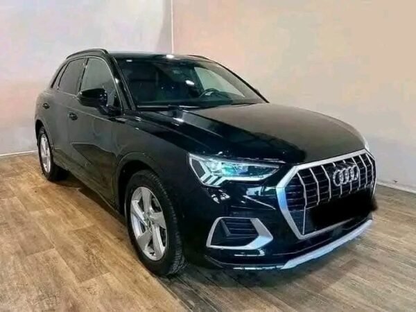 1000020855.jpg AUDI Q3
