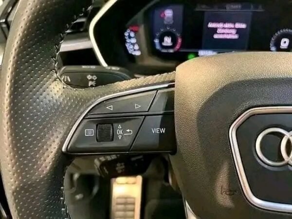 1000020862.jpg AUDI Q3