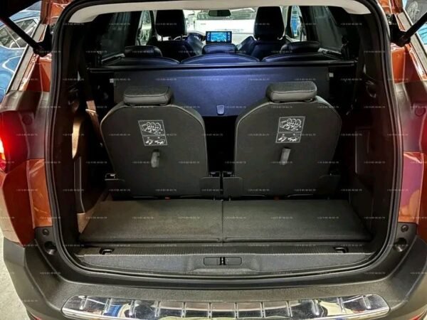 1000021282.jpg Peugeot 5008