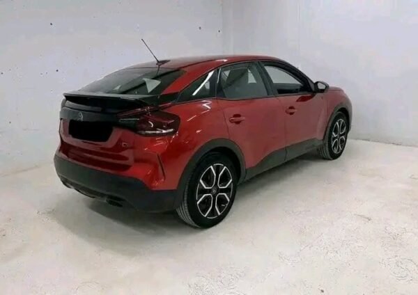 1000021290.jpg Citroen E-C4