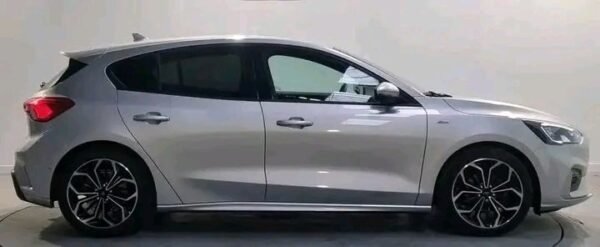 1000021464.jpg FORD FOCUS