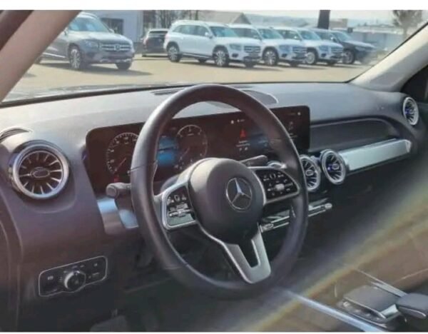 Mercedes-Benz GLB 200