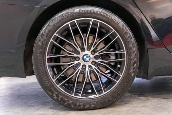 1000022678.jpg BMW 520 d Luxury Line