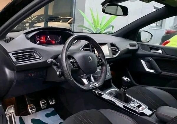 1000022763.jpg PEUGEOT 308 - GT-LINE