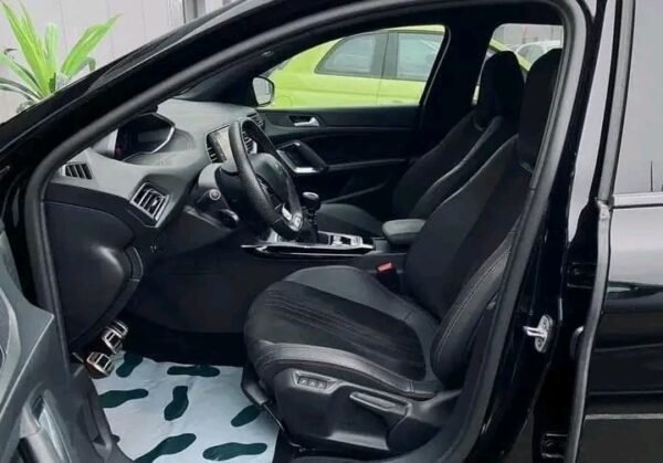 1000022764.jpg PEUGEOT 308 - GT-LINE