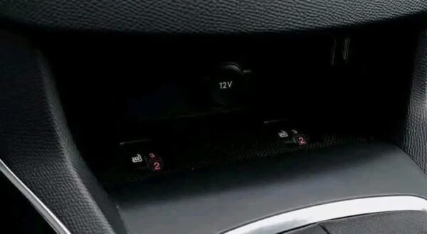1000022772.jpg PEUGEOT 308 - GT-LINE