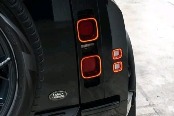 1000022963.jpg Land Rover Defender