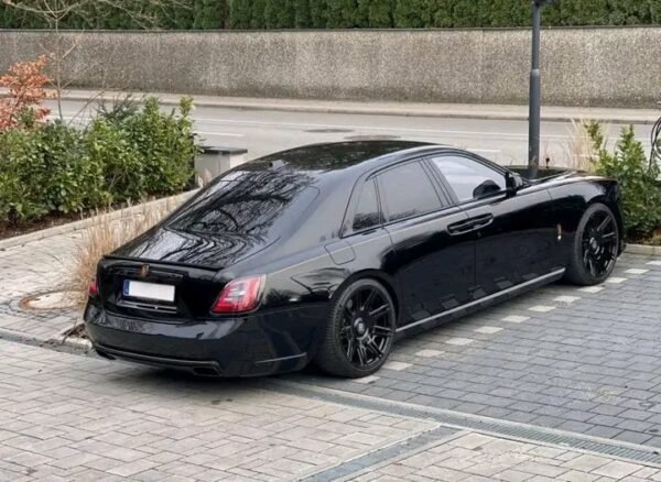Rolls-Royce Ghost Black