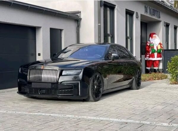 Rolls-Royce Ghost Black
