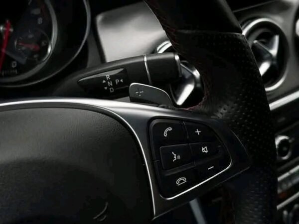 MERCEDES-BENZ GLA 180