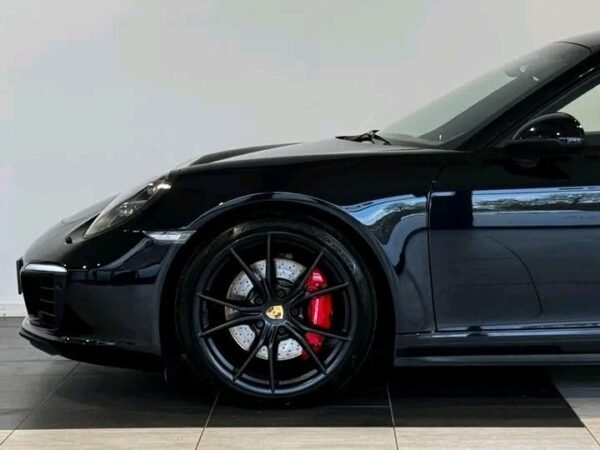 Porsche 911 CARERRA