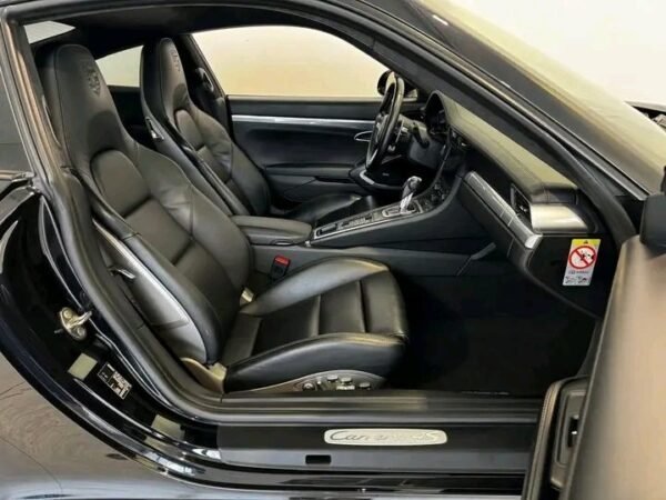 Porsche 911 CARERRA