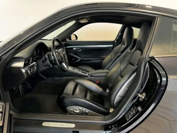Porsche 911 CARERRA