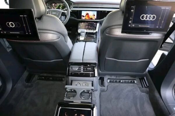 1000025411.jpg Audi A8L