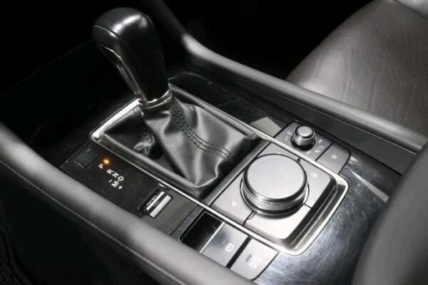 1000026080.jpg Mazda 3 Cosmo