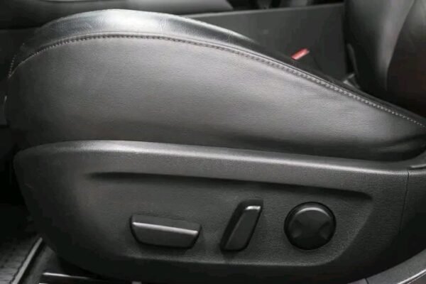 1000026082.jpg Mazda 3 Cosmo