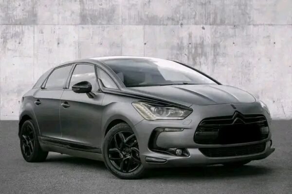 2025/12/1000082167.jpg Citroën DS5