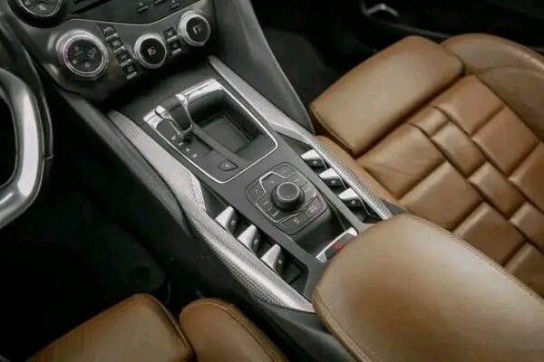 2025/12/1000082170.jpg Citroën DS5