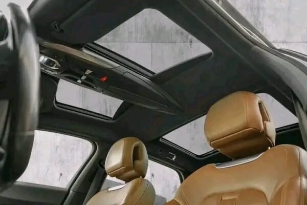 2025/12/1000082172.jpg Citroën DS5