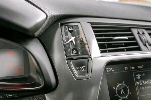 2025/12/1000082177.jpg Citroën DS5