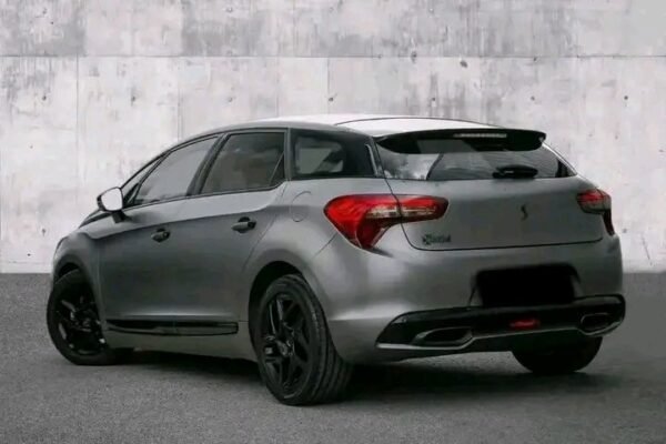 2025/12/1000082182.jpg Citroën DS5