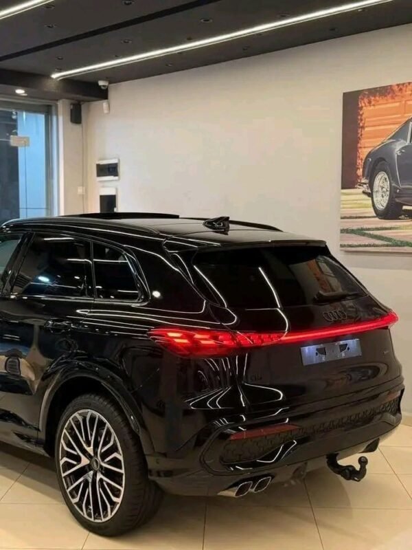 2025/10/151983.jpg AUDI Q5 S Line 2025