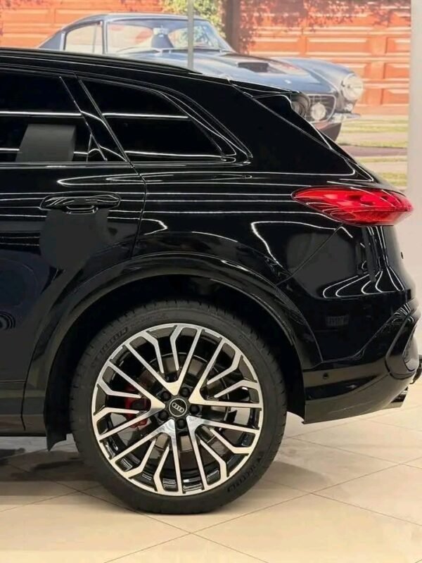 2025/10/152001.jpg AUDI Q5 S Line 2025