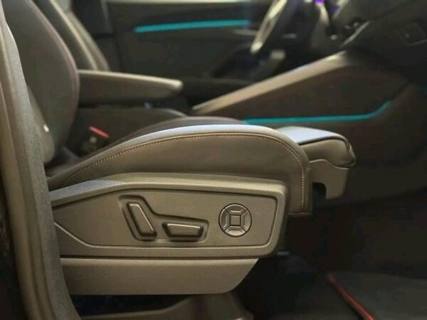 2025/10/152041.jpg AUDI Q5 S Line 2025