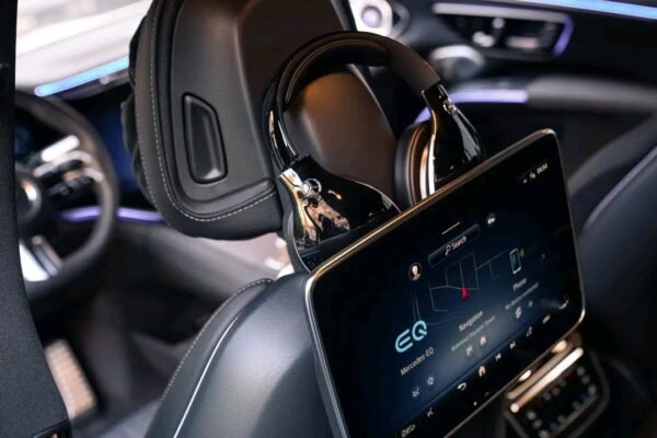 2025/11/158962.jpg Mercedes EQS 450 4Matic European protocol