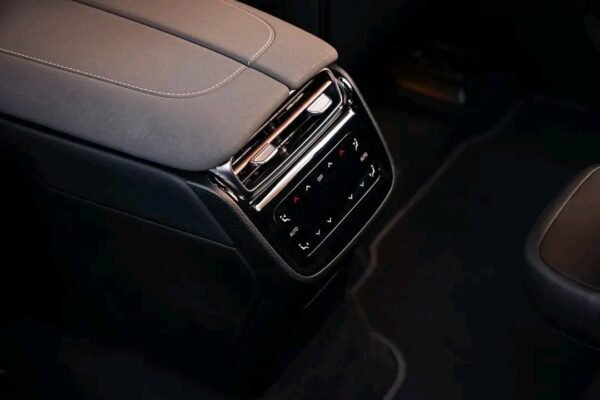 2025/11/158964.jpg Mercedes EQS 450 4Matic European protocol