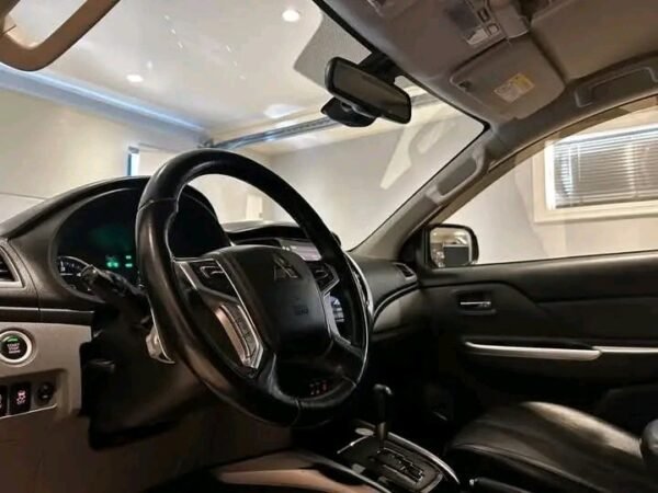 1748952060582.jpg Mitsubishi L200 181HK