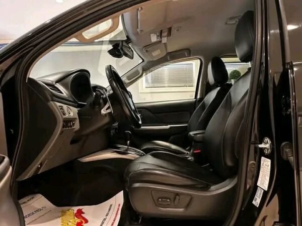 1748952062476.jpg Mitsubishi L200 181HK