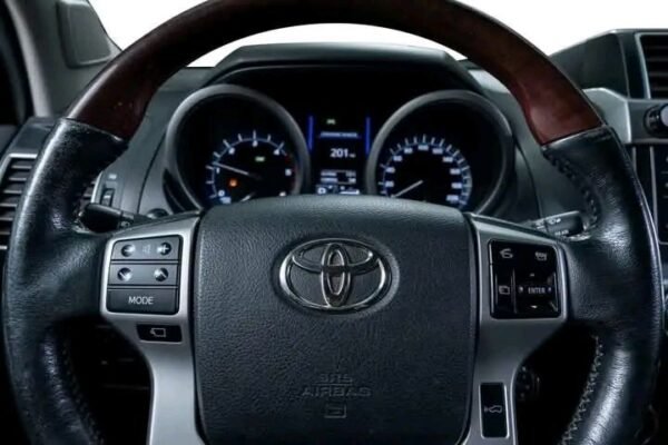 Toyota Land Cruiser 3.0 GX 5 Series