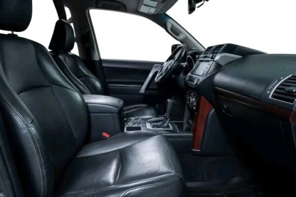 Toyota Land Cruiser 3.0 GX 5 Series