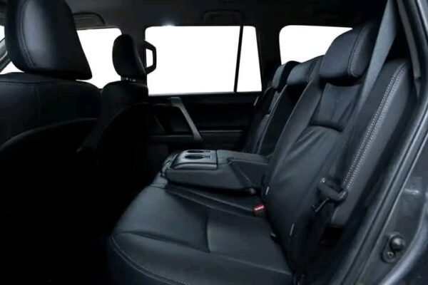 Toyota Land Cruiser 3.0 GX 5 Series