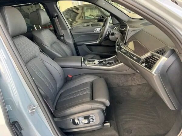 1748953243661.jpg BMW X5 series X5M50d-M package