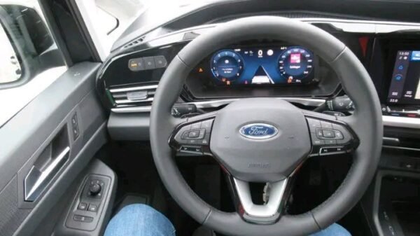1749033078099.jpg Ford Tourneo Connect Titanium L2