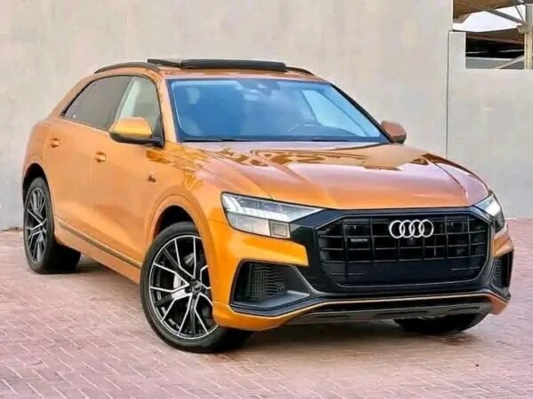 AUDI Q8 PREMIUM