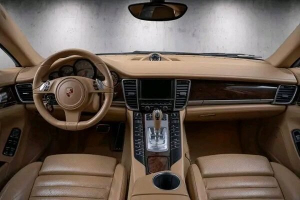 Porsche Panamera V8