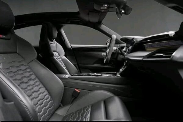 2026/02/1000109304.jpg Audi e-tron GT RS