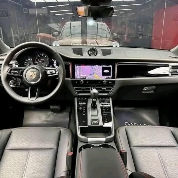 2023 PORSCHE MACAN