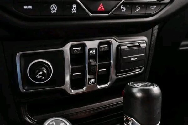 2026/07/1000164005.jpg Jeep Wrangler Sahara 2.2 MultiJet