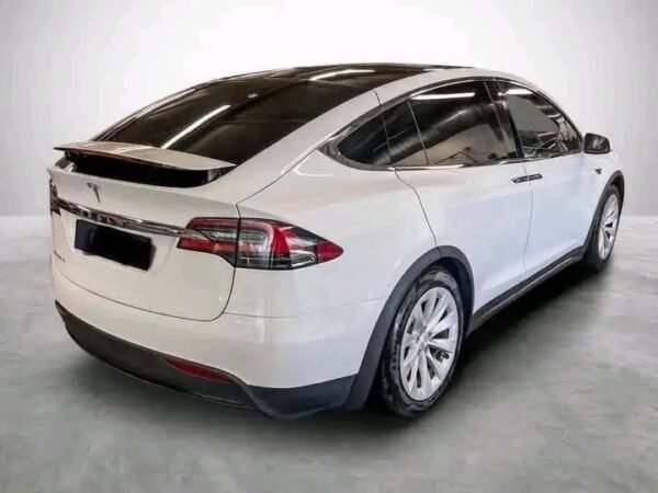 2026/07/1000169893.jpg Tesla Model 6-seater