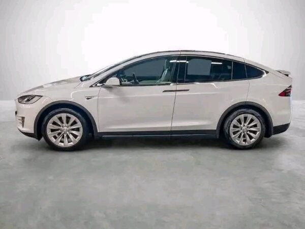 2026/07/1000169894.jpg Tesla Model 6-seater